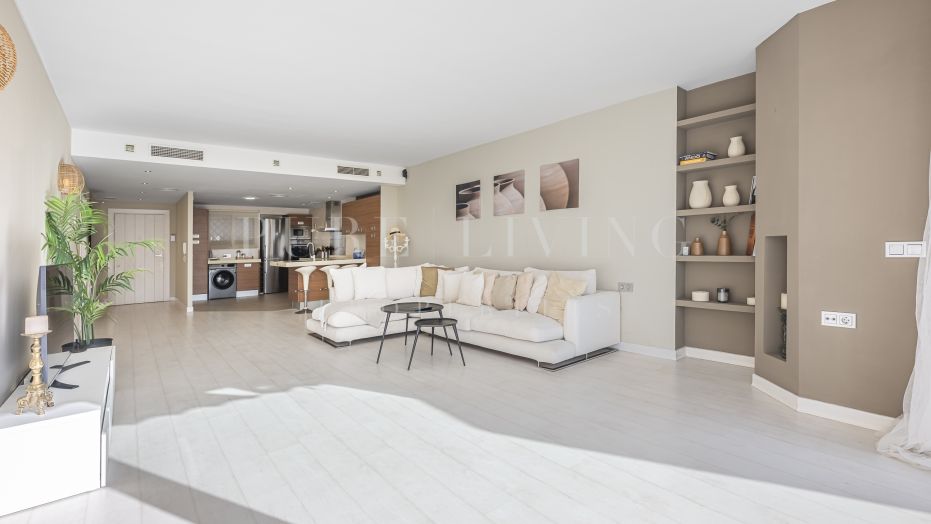 Three bedroom apartment for sale in the heart of Puerto Banus