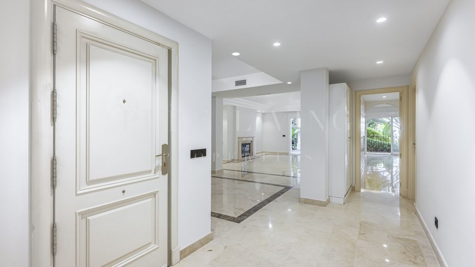 A spacious two bedroom ground floor apartment in Montebello Hills, Lomas de Marbella Club