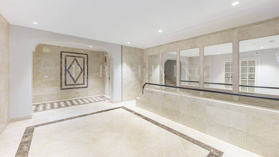 A spacious two bedroom ground floor apartment in Montebello Hills, Lomas de Marbella Club