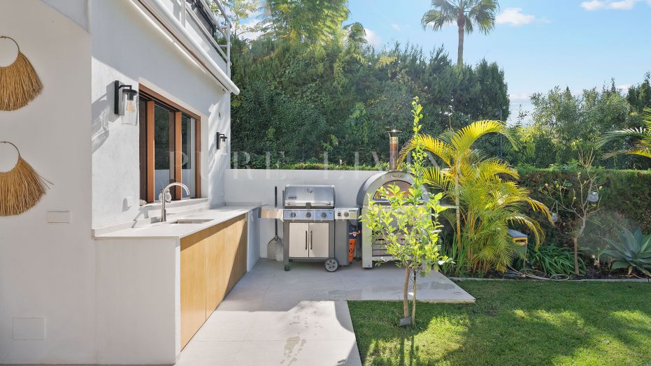 Sophisticated Garden Home with Scandinavian Design in Alcores del Golf, Nueva Andalucia