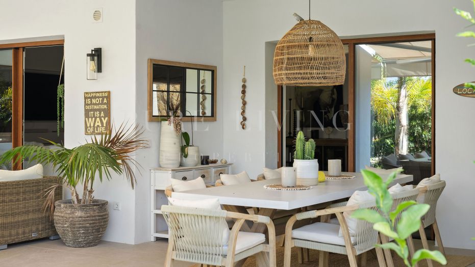 Sophisticated Garden Home with Scandinavian Design in Alcores del Golf, Nueva Andalucia