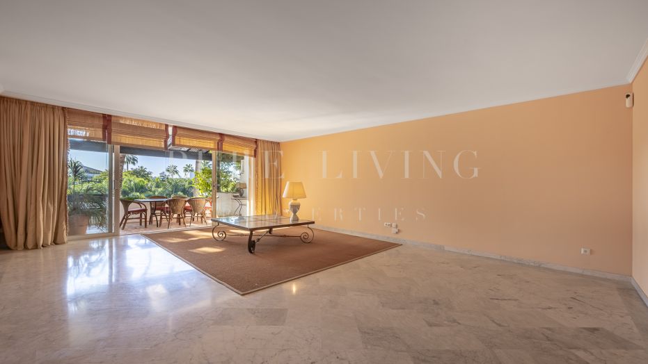 Duplex-penthouse met drie slaapkamers in Marina Puente Romano te koop