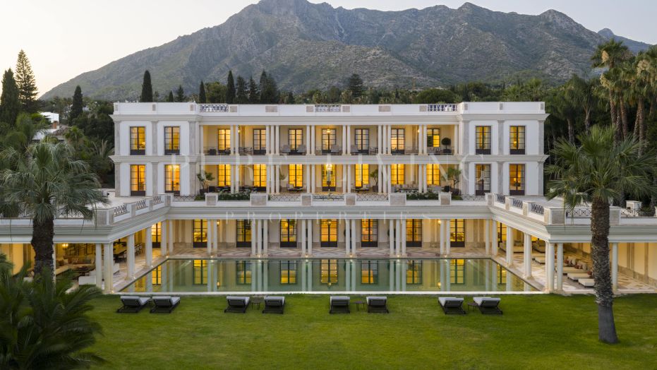Una obra maestra radiante situada a lo largo de la emblemática Milla de Oro de Marbella