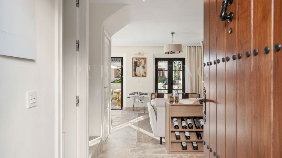 Verfijnde herenhuis met 2 slaapkamers en een betoverend uitzicht op de bergen, gelegen in El Naranjal