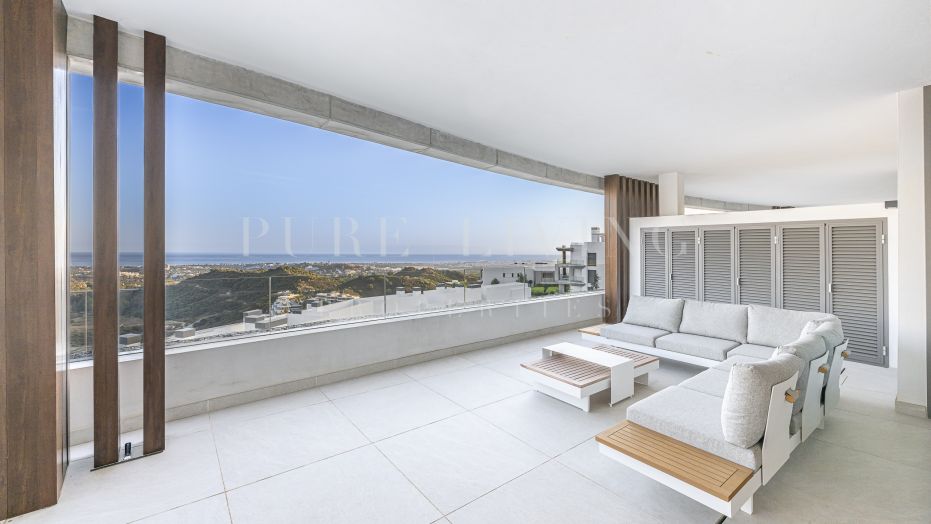 Indrukwekkend appartement met drie slaapkamers en zeezicht in Real de La Quinta.