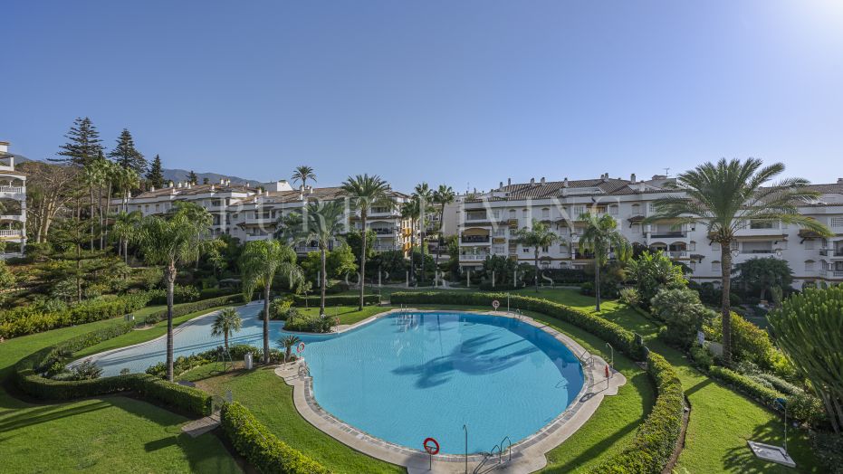 Duplex for Rent in Nagüeles, Marbella’s Golden Mile – 4 Bedrooms, 3 Bathrooms