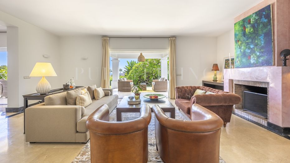 Exquisite Three-Bedroom Luxury Villa in Finca La Judía, Nueva Andalucia