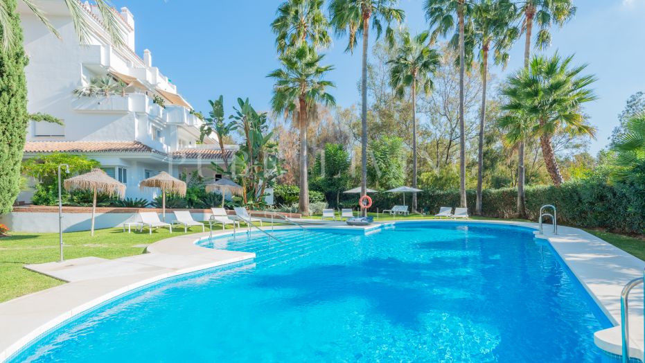Elegant 3-Bedroom Apartment in Exclusive Gated Community on Marbella’s Golden Mile