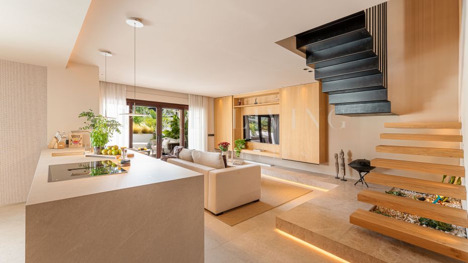 Penthouse duplex rénové sur le Golden Mile de Marbella