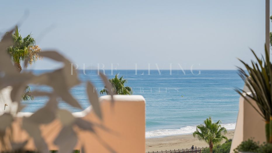 Duplex Penthouse en bord de mer avec jacuzzi privé et vue panoramique sur la mer – Estepona