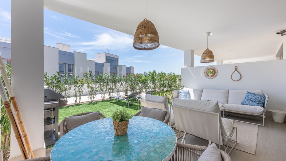 Modern 2-Bedroom Ground Floor Apartment with Private Garden & Premium Amenities – Le Mirage, Cancelada