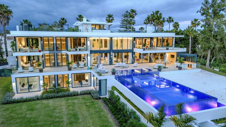 Prachtige moderne villa in Kings and Queens, Sotogrande