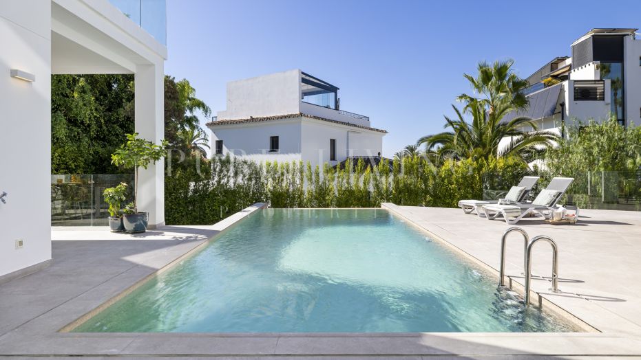 Villa a estrenar en venta cerca de la playa en Marbesa, Elviria