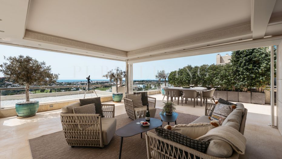 Duplex penthouse met privézwembad en zeezicht in Nueva Andalucía