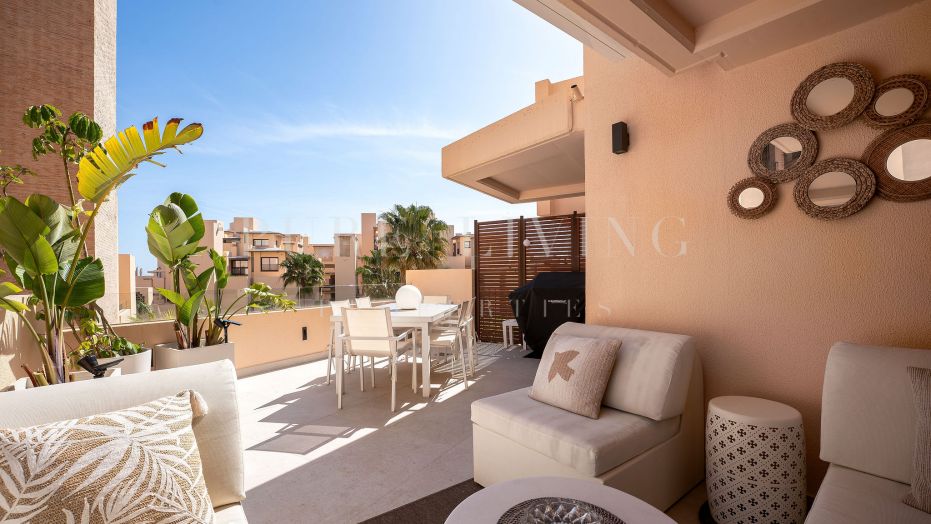 Duplex de Luxe avec Piscine Privée en Bord de Mer, Estepona