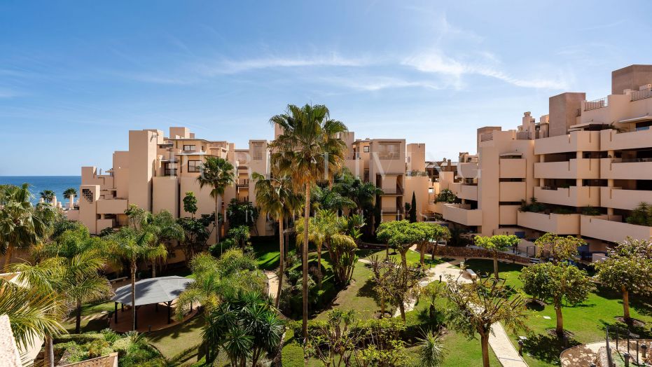 Luxury Duplex with Private Pool on the Beachfront, Estepona