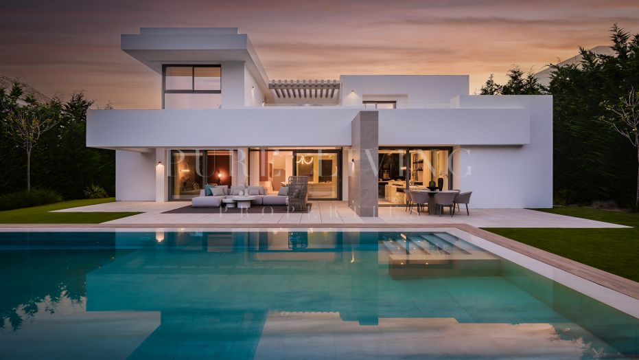 Sophisticated contemporary villa in El Paraiso, Estepona New Golden Mile