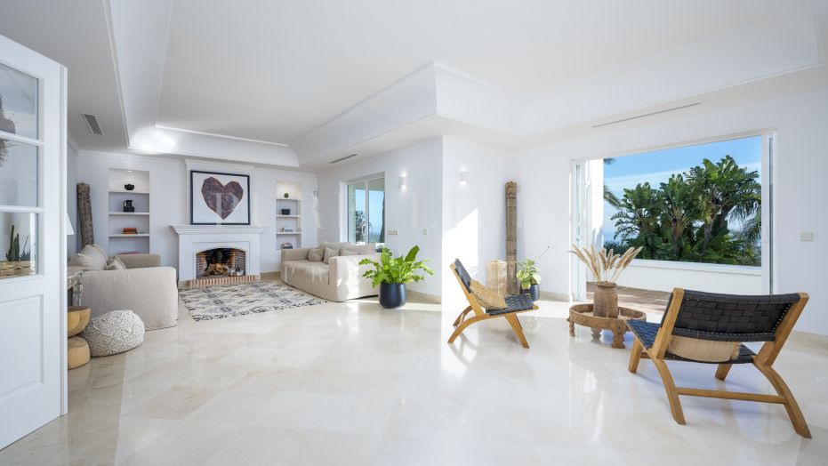 Charming Villa with Panoramic Views