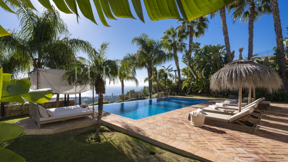 Charming Villa with Panoramic Views