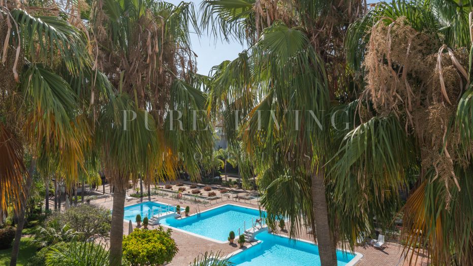 Schitterend duplex penthouse in Marina de Puente Romano