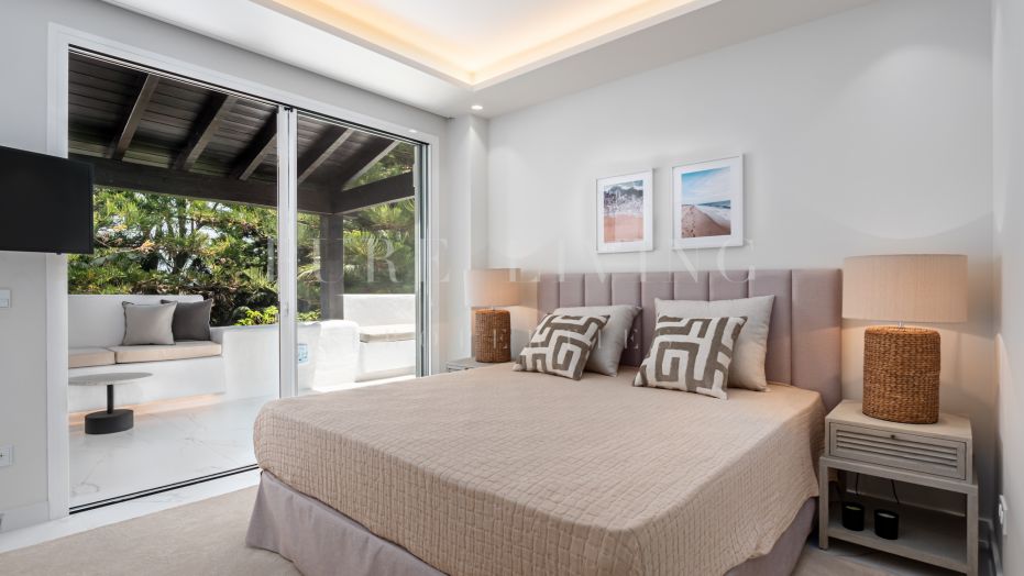 Elegante y moderno apartamento de tres habitaciones en Puente Romano