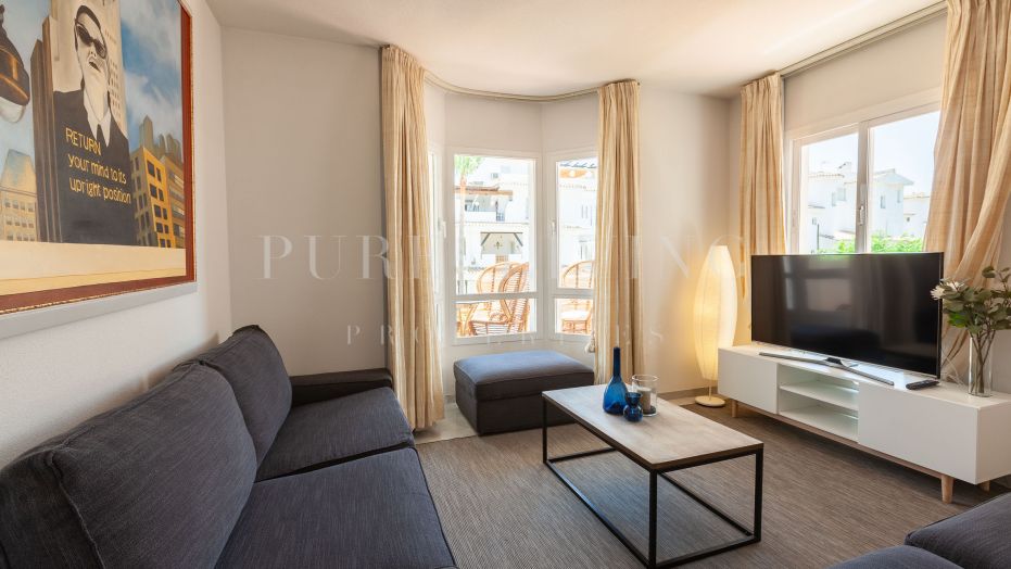 Nicely furnished first floor apartment in Los Naranjos, Marbella.