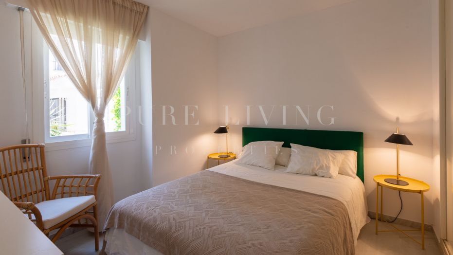 Nicely furnished first floor apartment in Los Naranjos, Marbella.