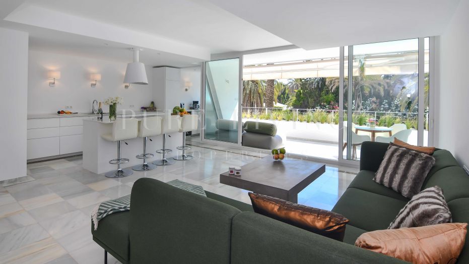 Appartement rénové de deux chambres en bord de mer