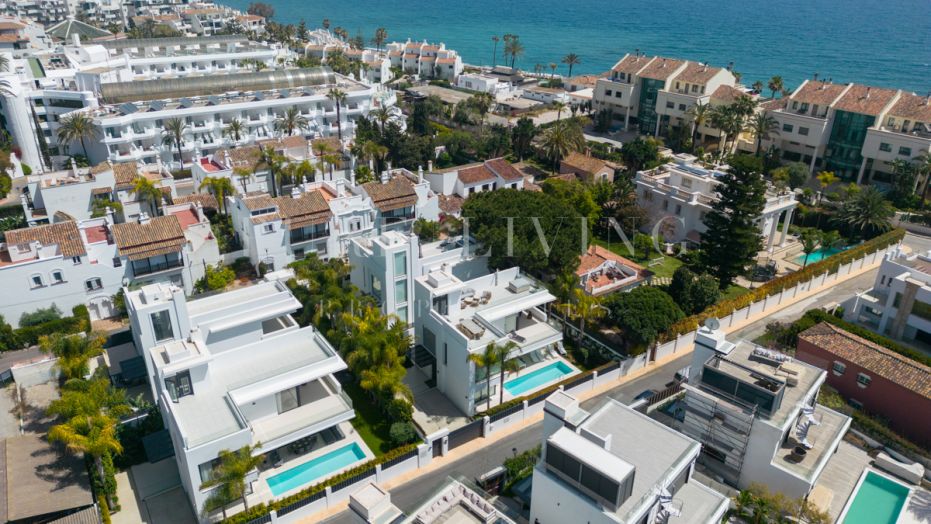 Preciosa Villa a estrenar en Rio Verde Playa, Marbella Golden Mile