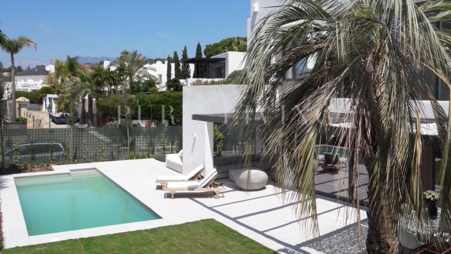 Newly built modern villa close to the beach in Casablanca, Marbella.