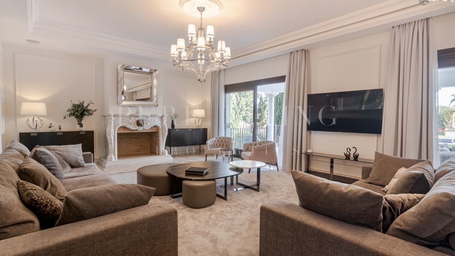 Spectacular villa in Sierra Blanca with private gardens and swimming pool.