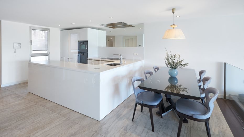 Maison de ville de trois chambres dans les marinas Vistas avec vue imprenable sur la mer.