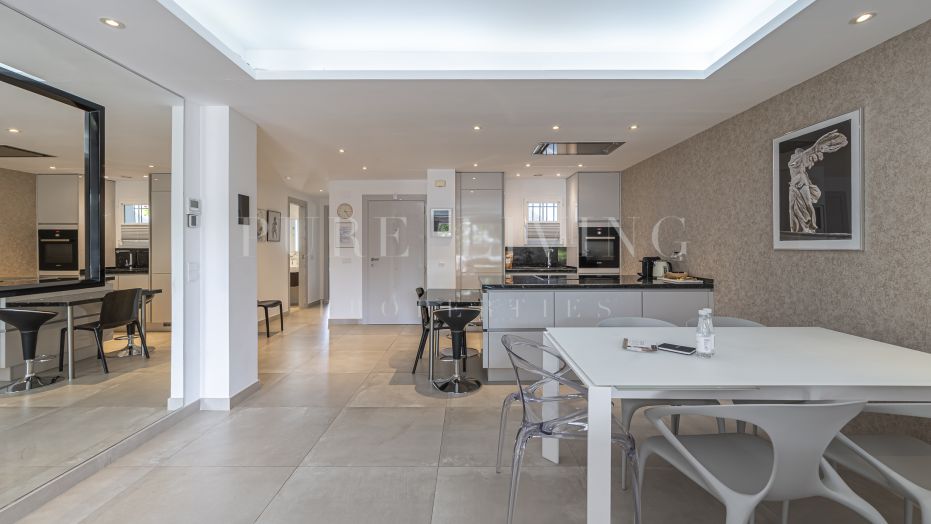 Appartement moderne de deux chambres en Phase II, Puente Romano