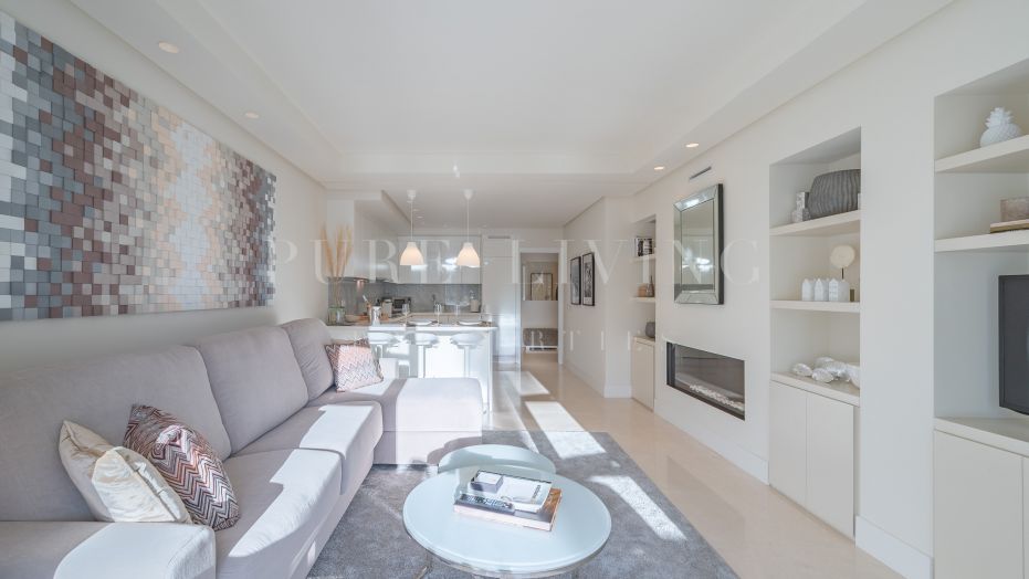 Appartement moderne avec terrasse privée de jardin tropical à Puente Romano II, Marbella