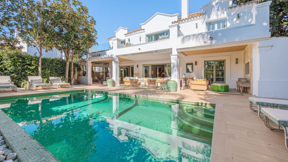 Charmante luxe villa aan het strand in de Marbella Club, Marbella Golden Mile