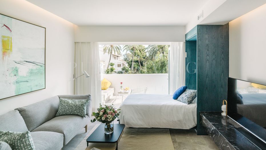 Apartamento modernista de una habitación en Puente Romano