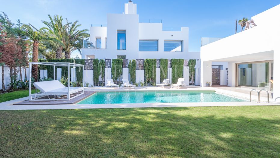 Brand new contemporary second line beach villa on the Marbella Golden Mile