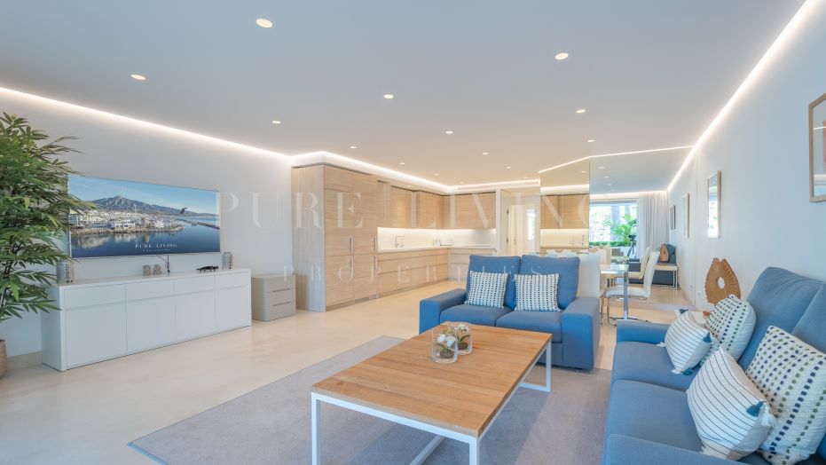 Gerenoveerd appartement met uitzicht op zee in Puente Romano