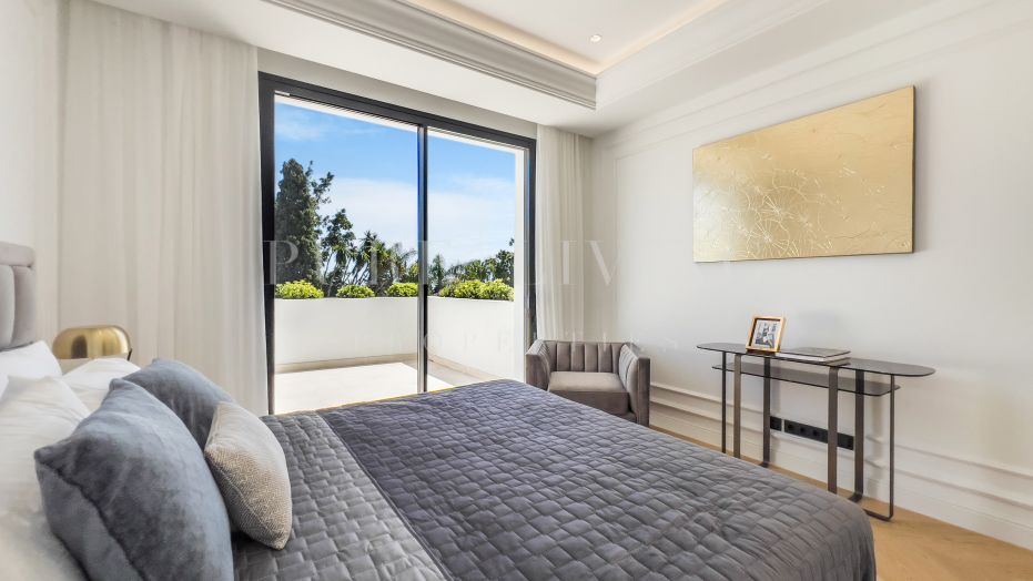 Villa exclusive à Lomas de Marbella Club – Vue sur la mer et piscine d'eau salée chauffée