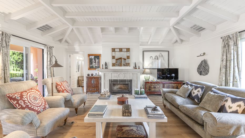Superbe Villa proche de la ville et de la mer à Altos de Puente Romano, Marbella Golden Mile