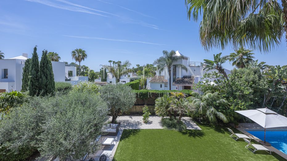 Prachtige Villa dichtbij de stad en de zee in Altos de Puente Romano, Marbella Golden Mile