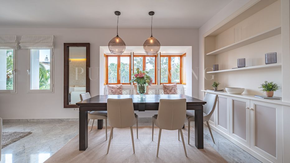 Prachtig, onlangs gerenoveerd duplex penthouse met vier slaapkamers in Puente Romano