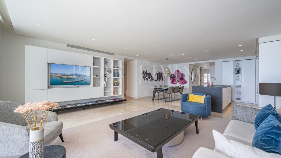 Spectaculair eerstelijns strandappartement in Puente Romano