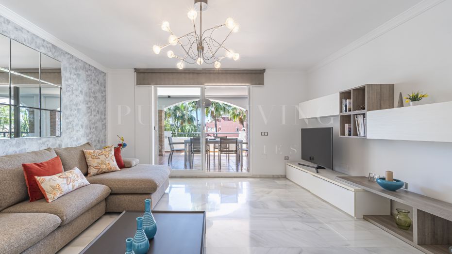 Appartement de style contemporain avec vue sur la mer à Marbella Golden Mile