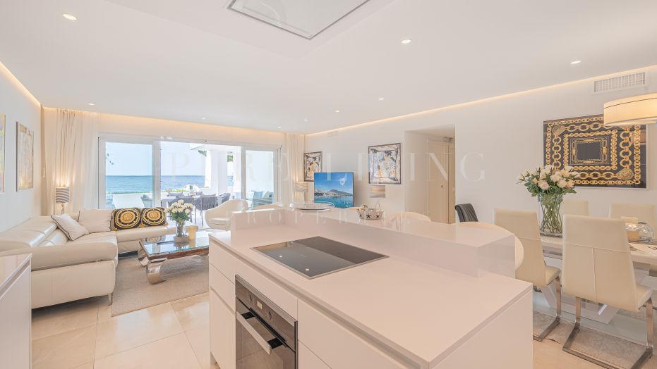 Uitzonderlijk eerstelijns strandappartement in Marina de Puente Romano