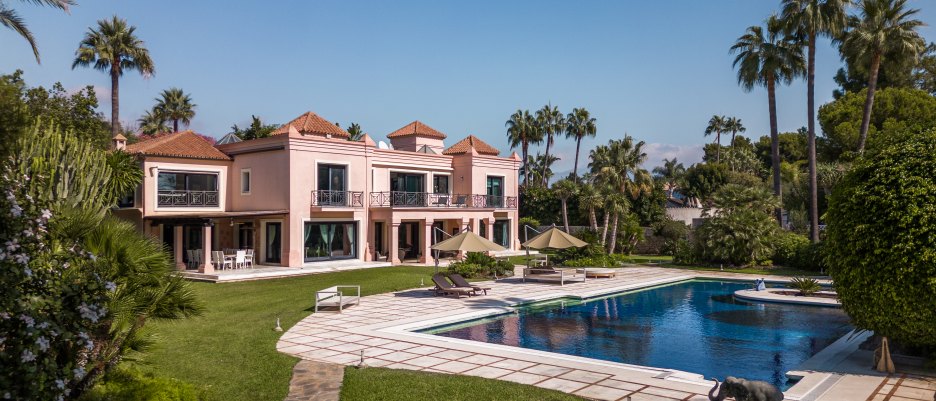 Casa Solymar, Luxury Beachside Villa - Paraiso Barronal, Estepona