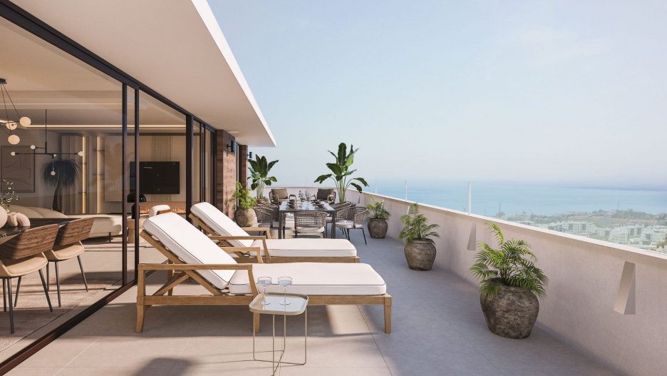 Image of a penthouse for sale in La Reserva del Higuerón, Fuengirola, featuring stunning sea views.