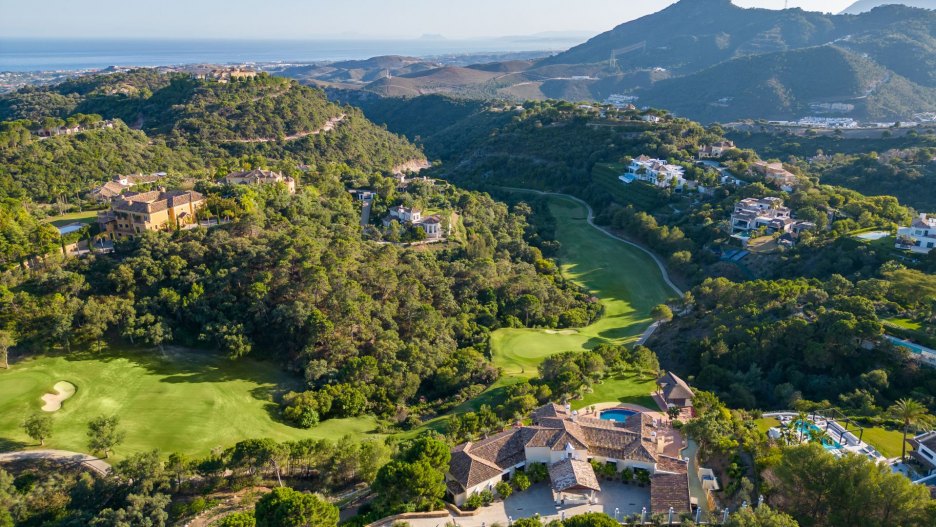 Image of properties with golf views in Costa del Sol