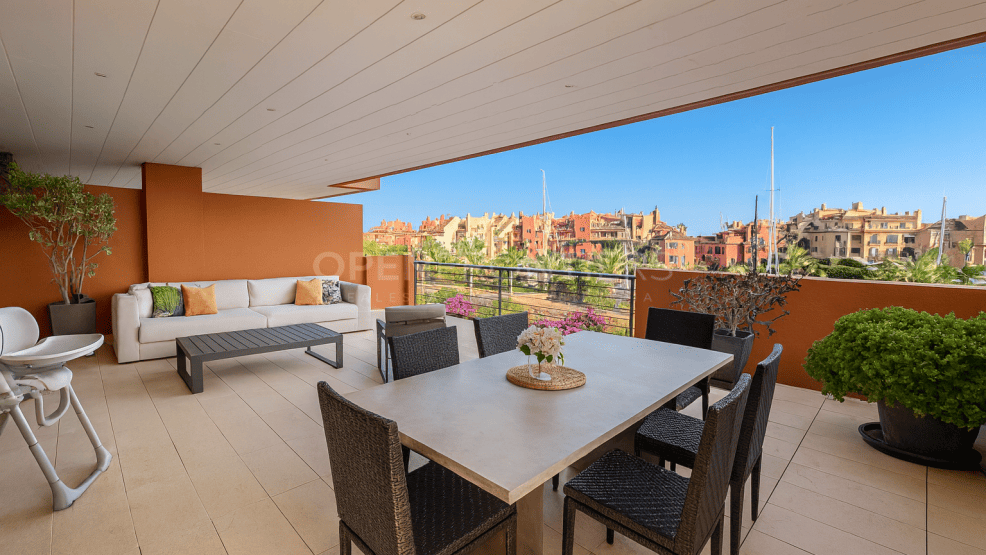Exceptional 3-Bedroom Corner Apartment in Ribera del Marlin, Sotogrande Marina