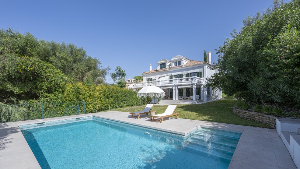 Contemporary Semi-Detached Villa with Private Pool in Sotogolf, Sotogrande